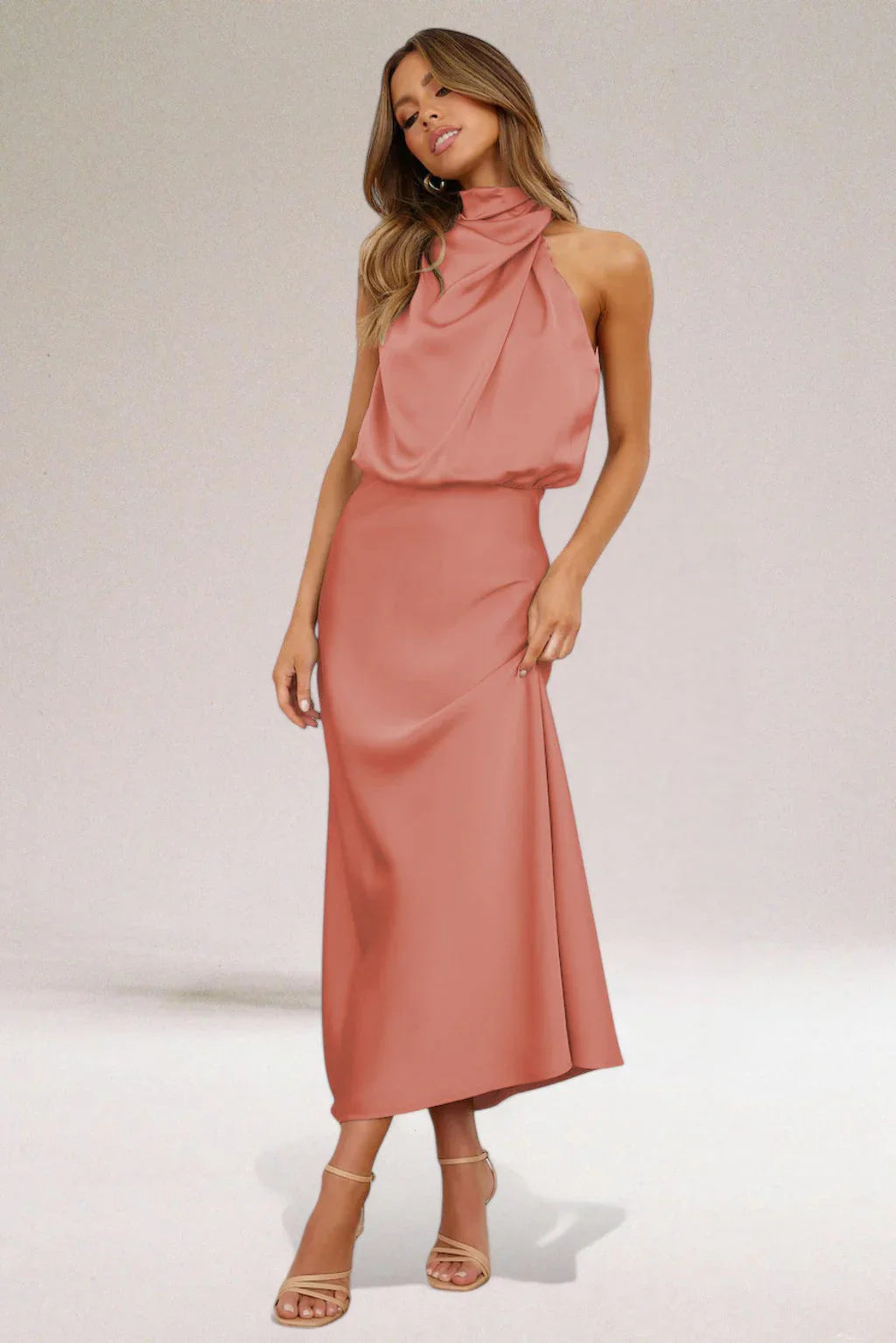 Flavia™ | Glamorous Satin Halter Dress (robe dos nu en satin)