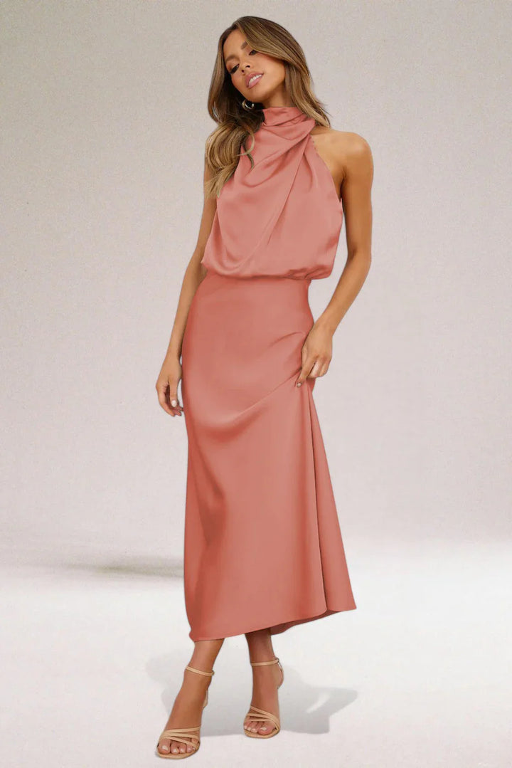 Flavia™ | Glamorous Satin Halter Dress (robe dos nu en satin)