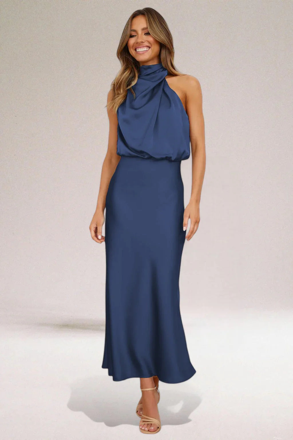 Flavia™ | Glamorous Satin Halter Dress (robe dos nu en satin)