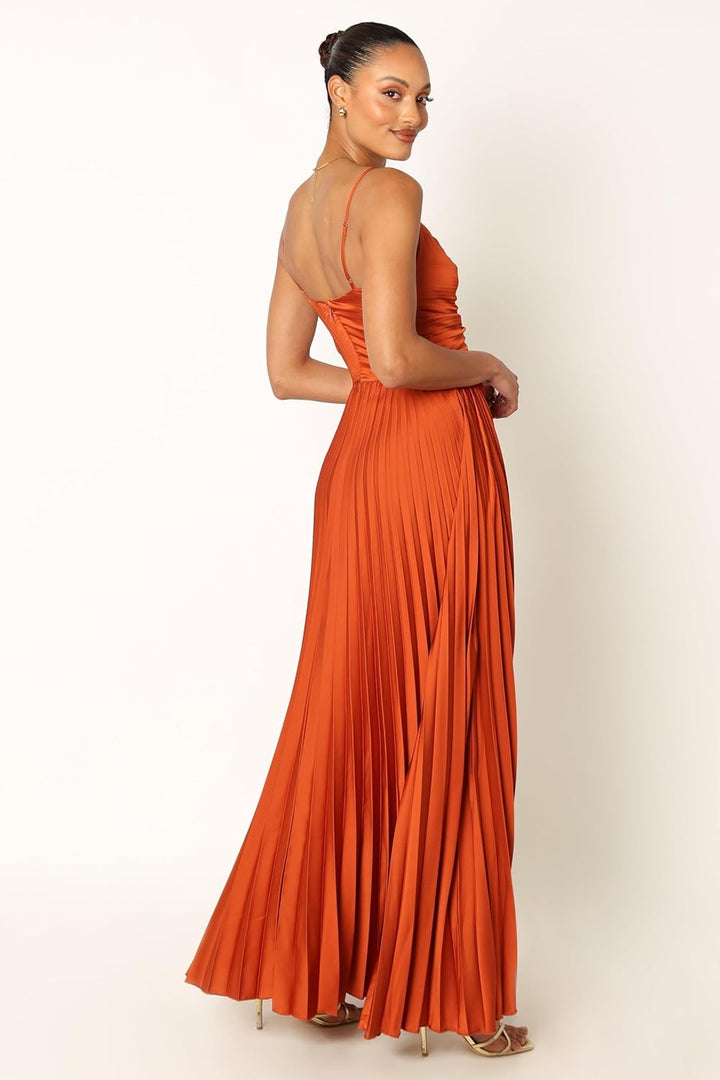 Aneira | Robe élégante plissée
