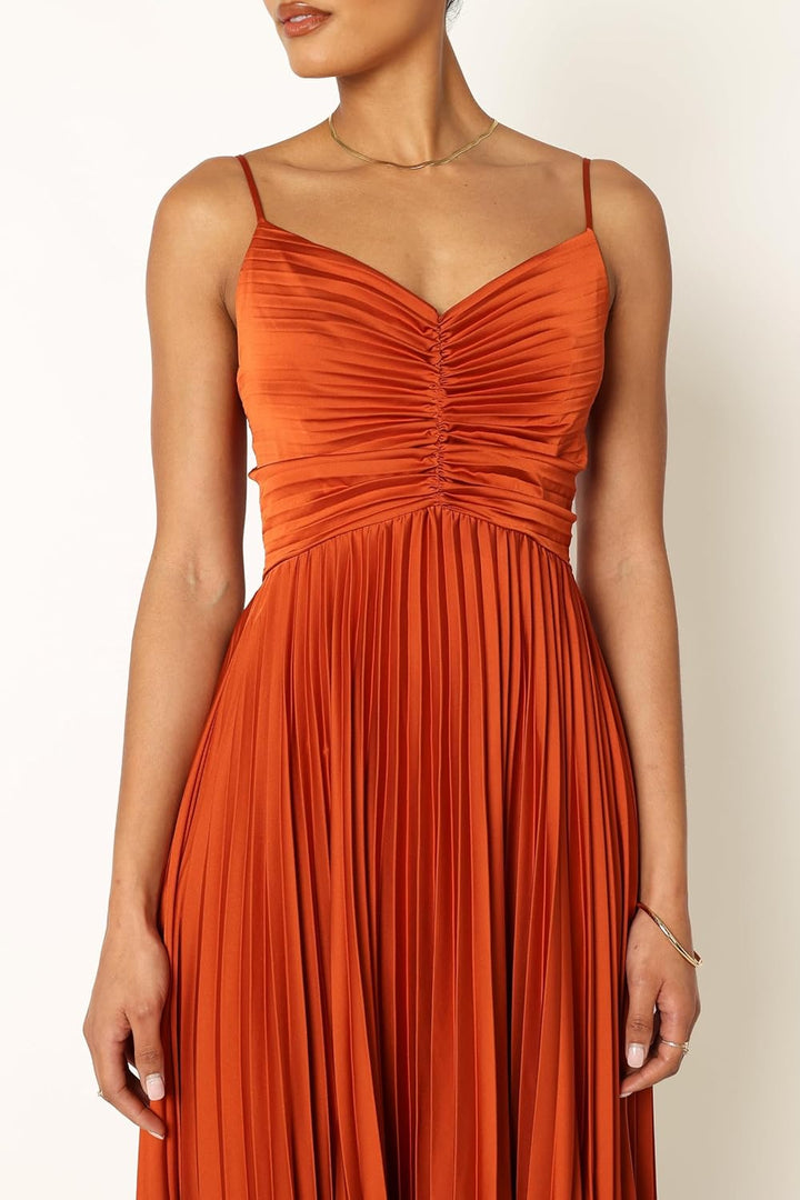 Aneira | Robe élégante plissée